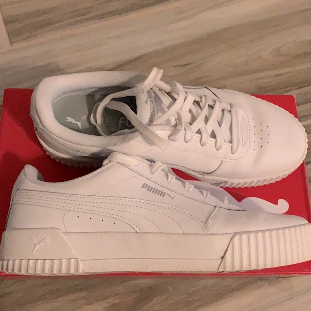 Women's Puma white sneaker
